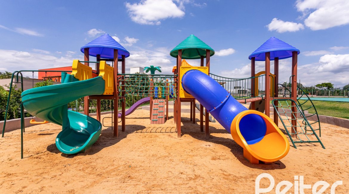 Casa em Condomínio à venda com 344m², 4 dormitórios, 4 suítes, 4 vagas, no bairro Alphaville em PORTO ALEGRE