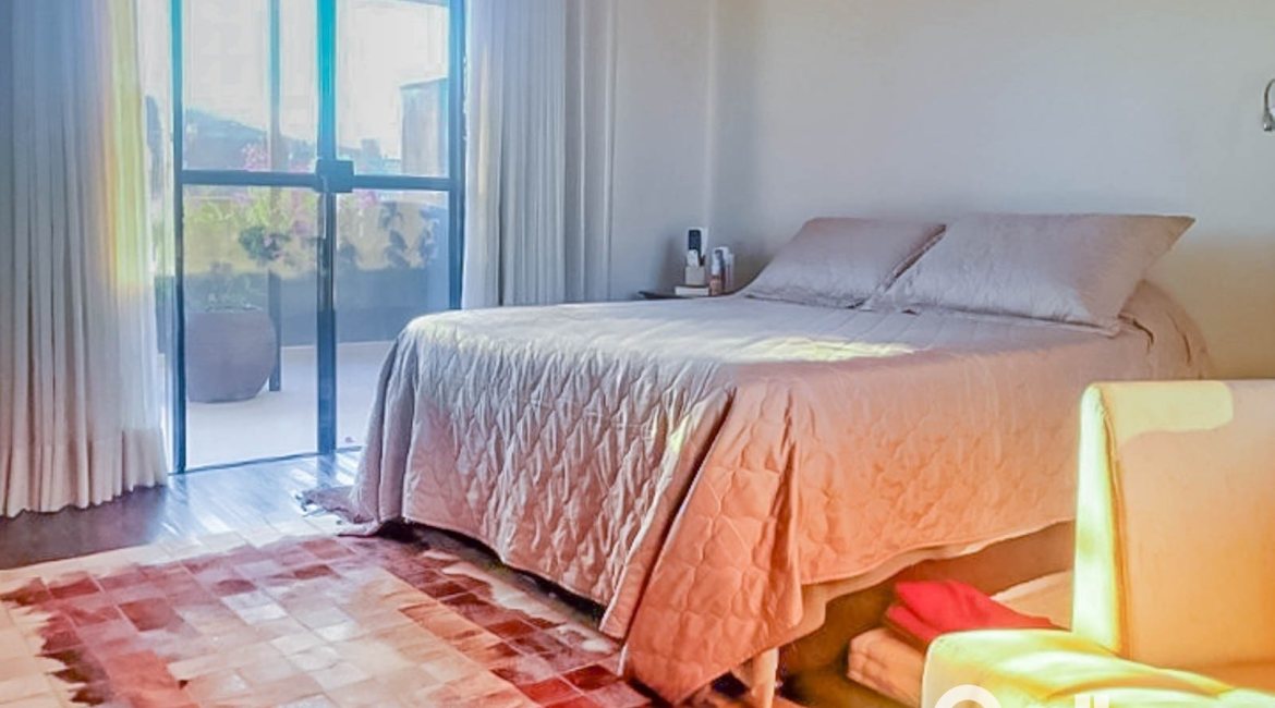 Casa em Condomínio à venda com 166m², 3 dormitórios, 2 suítes, 1 vaga, no bairro Hípica em Porto Alegre