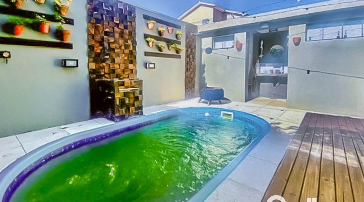 Casa em Condomínio à venda com 166m², 3 dormitórios, 2 suítes, 1 vaga, no bairro Hípica em Porto Alegre