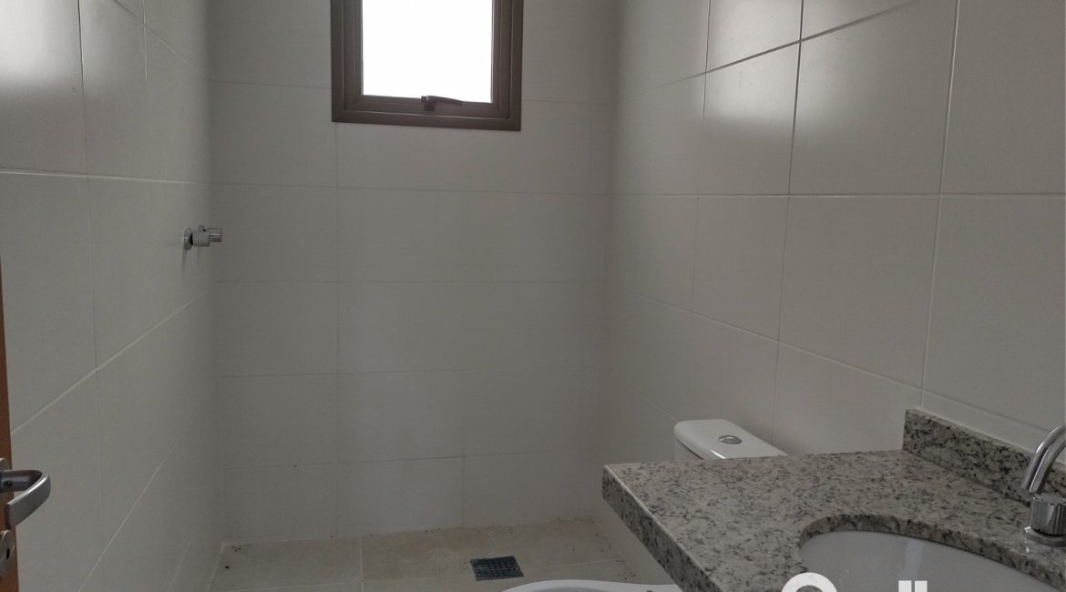 Apartamento à venda com 89m², 3 dormitórios, 1 suíte, 1 vaga, no bairro Ipanema em PORTO ALEGRE