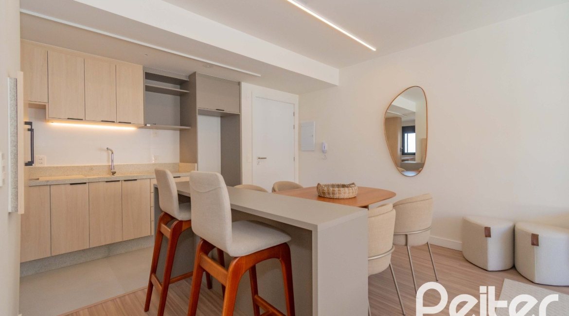 Apartamento à venda com 65m², 2 dormitórios, 1 suíte, 2 vagas, no bairro Tristeza em Porto Alegre