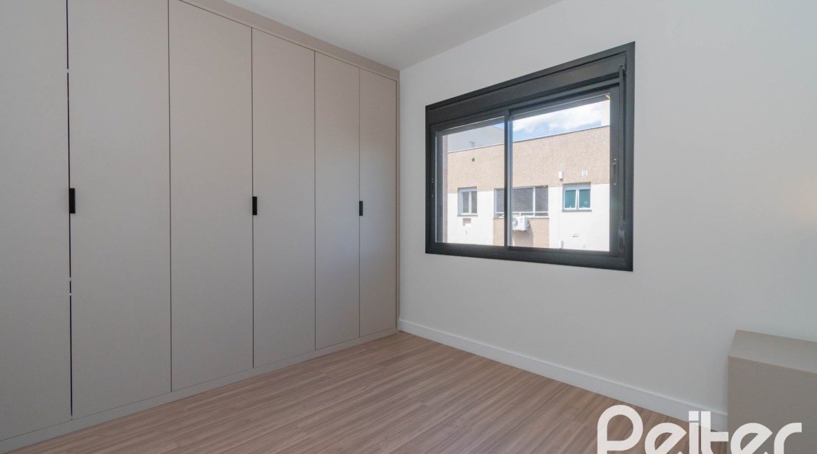 Apartamento à venda com 65m², 2 dormitórios, 1 suíte, 2 vagas, no bairro Tristeza em Porto Alegre
