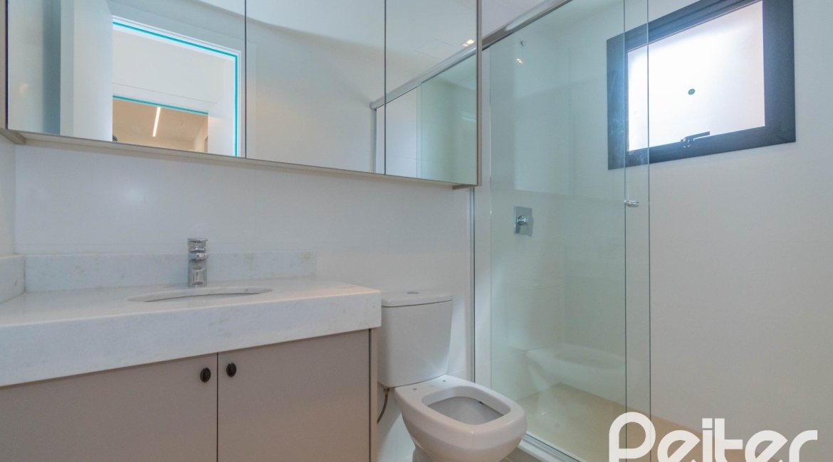 Apartamento à venda com 65m², 2 dormitórios, 1 suíte, 2 vagas, no bairro Tristeza em Porto Alegre