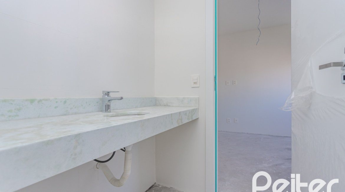 Apartamento à venda com 114m², 3 dormitórios, 3 suítes, 2 vagas, no bairro Tristeza em Porto Alegre