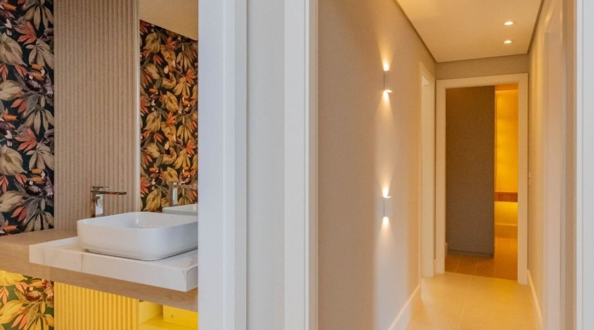 Apartamento à venda com 114m², 3 dormitórios, 3 suítes, 2 vagas, no bairro Tristeza em Porto Alegre