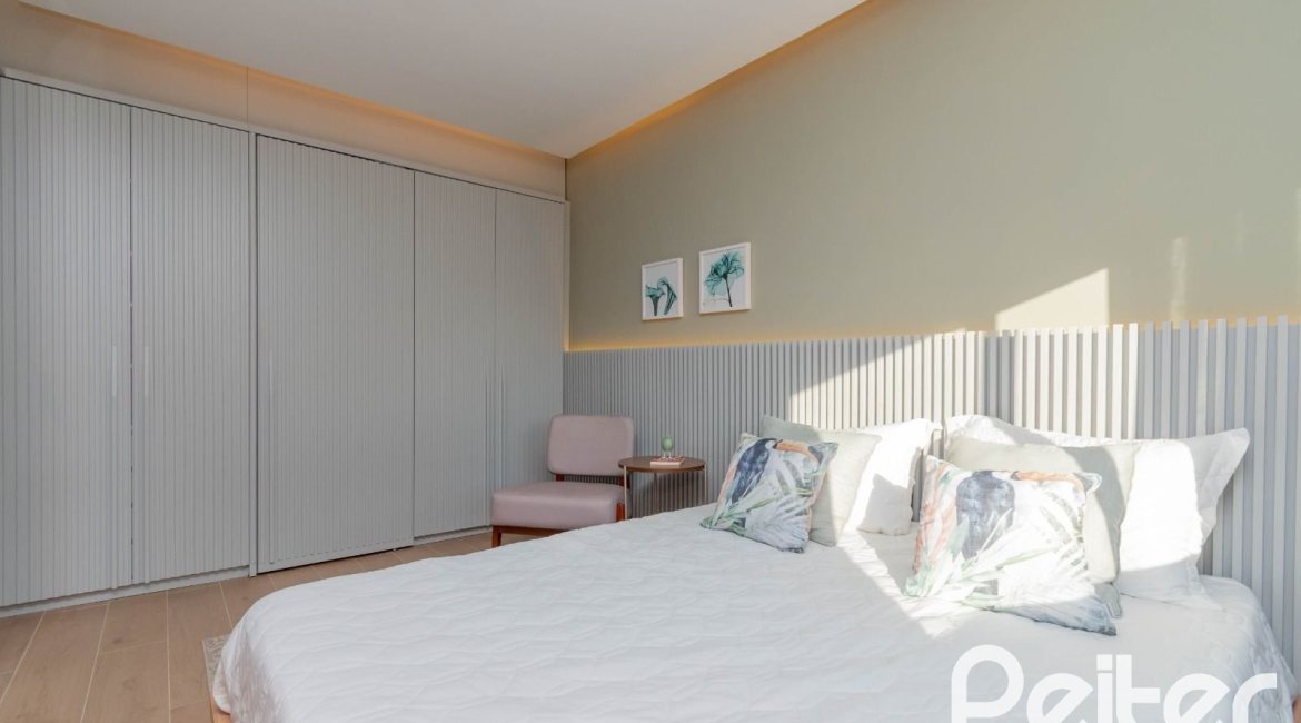 Apartamento à venda com 114m², 3 dormitórios, 3 suítes, 2 vagas, no bairro Tristeza em Porto Alegre