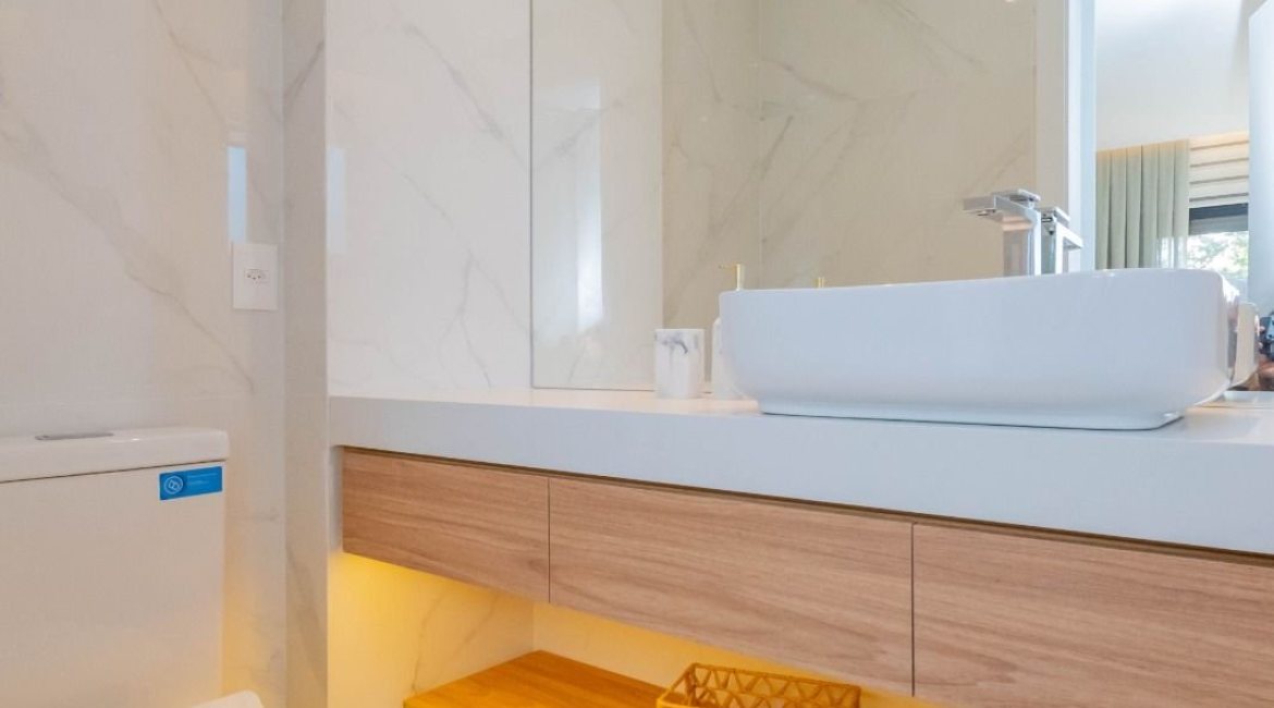 Apartamento à venda com 114m², 3 dormitórios, 3 suítes, 2 vagas, no bairro Tristeza em Porto Alegre