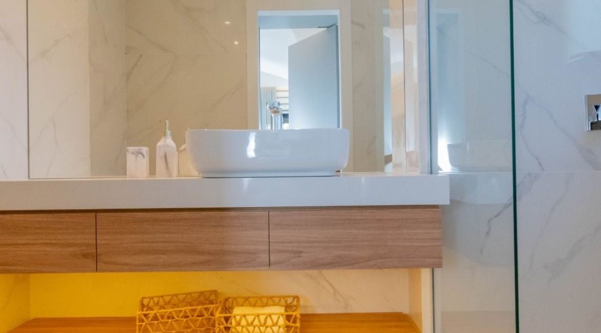 Apartamento à venda com 114m², 3 dormitórios, 3 suítes, 2 vagas, no bairro Tristeza em Porto Alegre