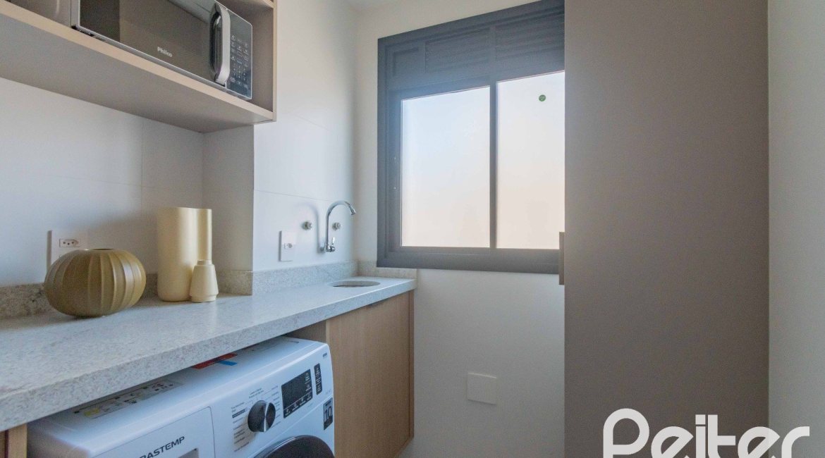 Apartamento à venda com 45m², 1 dormitório, 1 suíte, 1 vaga, no bairro Tristeza em Porto Alegre