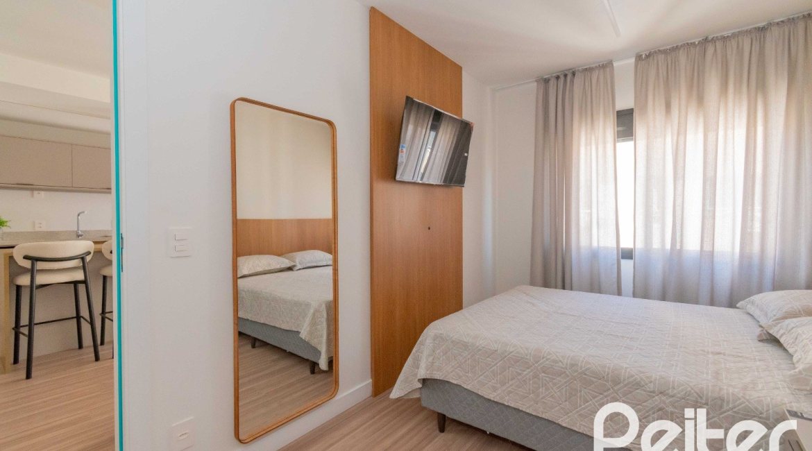 Apartamento à venda com 45m², 1 dormitório, 1 suíte, 1 vaga, no bairro Tristeza em Porto Alegre