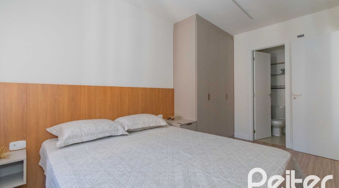 Apartamento à venda com 45m², 1 dormitório, 1 suíte, 1 vaga, no bairro Tristeza em Porto Alegre
