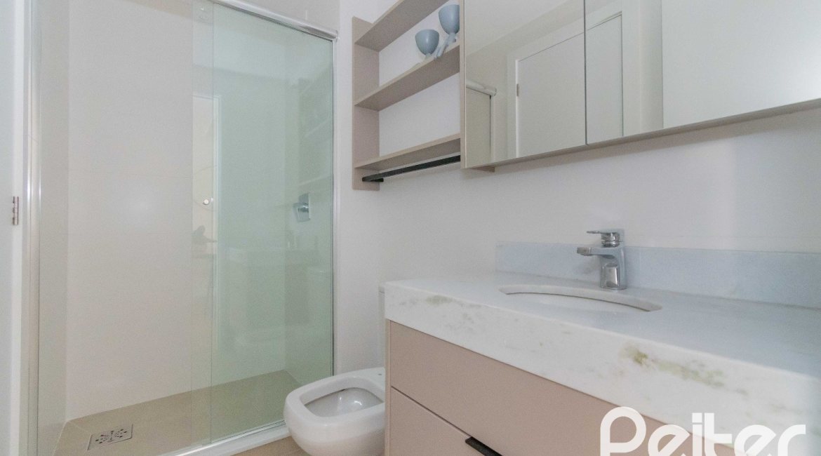 Apartamento à venda com 45m², 1 dormitório, 1 suíte, 1 vaga, no bairro Tristeza em Porto Alegre