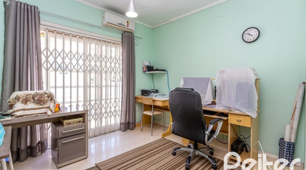 Casa em Condomínio à venda com 181m², 3 dormitórios, 1 suíte, 2 vagas, no bairro Ipanema em Porto Alegre