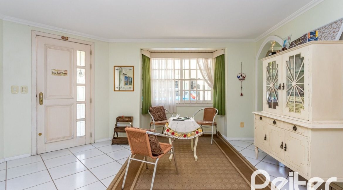 Casa em Condomínio à venda com 181m², 3 dormitórios, 1 suíte, 2 vagas, no bairro Ipanema em Porto Alegre