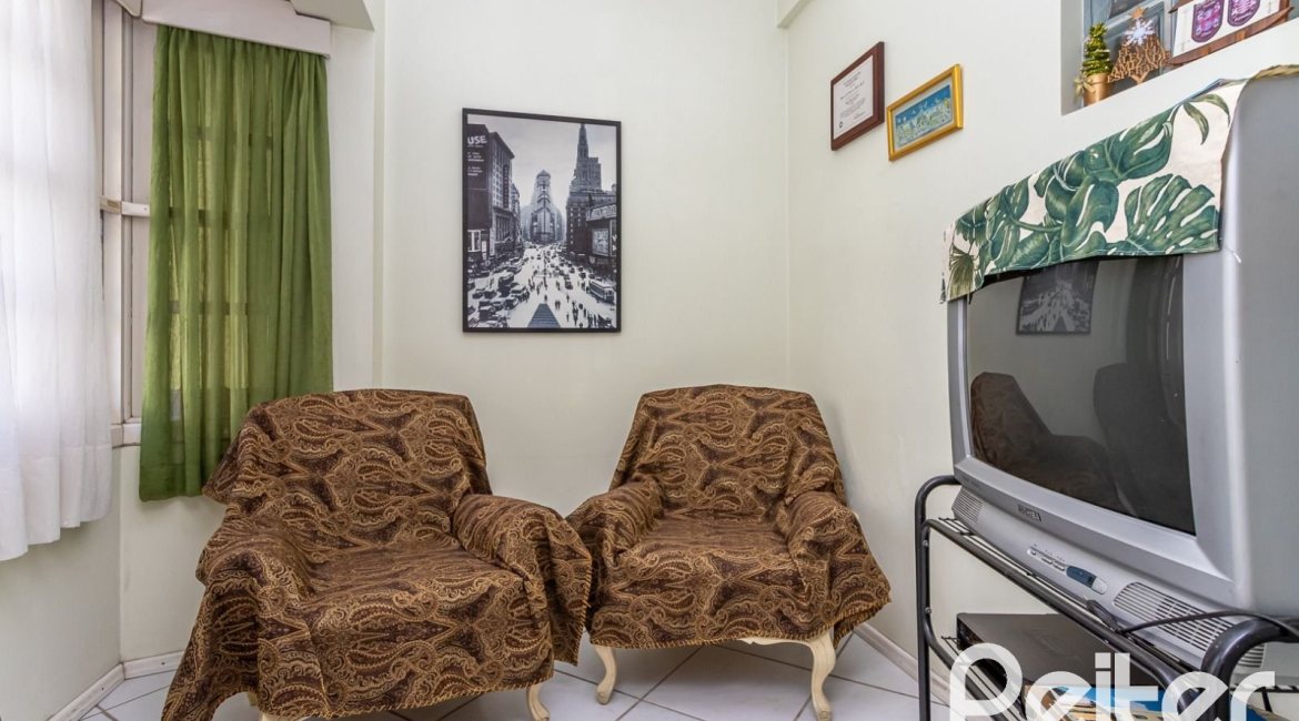 Casa em Condomínio à venda com 181m², 3 dormitórios, 1 suíte, 2 vagas, no bairro Ipanema em Porto Alegre