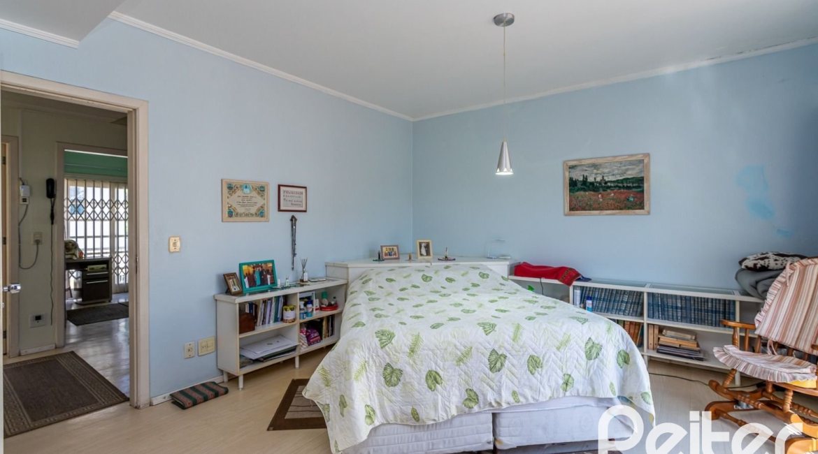 Casa em Condomínio à venda com 181m², 3 dormitórios, 1 suíte, 2 vagas, no bairro Ipanema em Porto Alegre