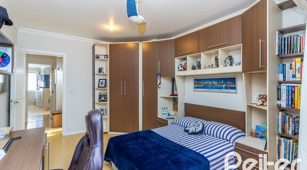 Casa em Condomínio à venda com 226m², 3 dormitórios, 1 suíte, 2 vagas, no bairro Ipanema em Porto Alegre