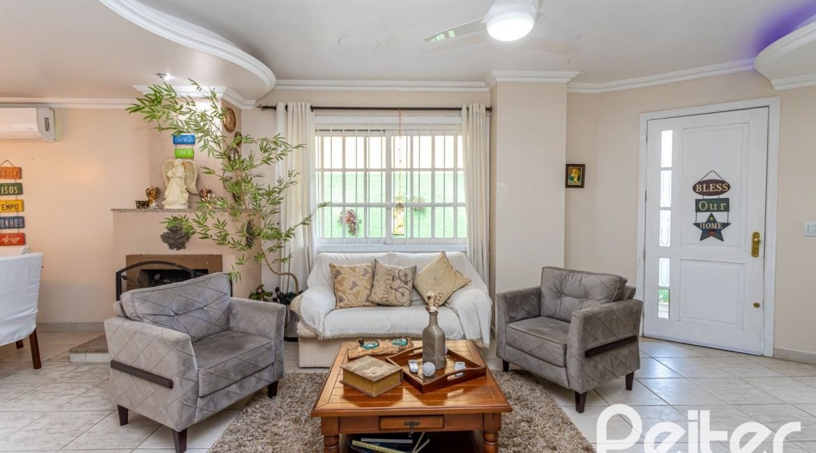 Casa em Condomínio à venda com 226m², 3 dormitórios, 1 suíte, 2 vagas, no bairro Ipanema em Porto Alegre