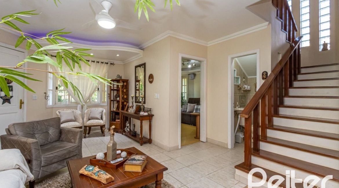 Casa em Condomínio à venda com 226m², 3 dormitórios, 1 suíte, 2 vagas, no bairro Ipanema em Porto Alegre