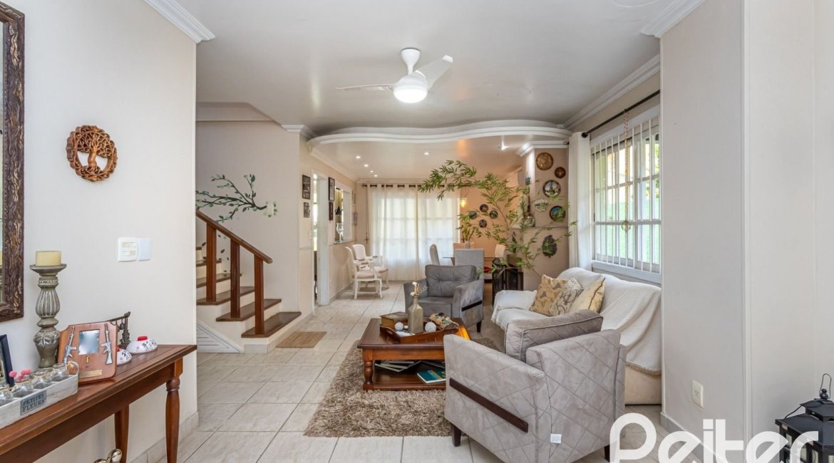 Casa em Condomínio à venda com 226m², 3 dormitórios, 1 suíte, 2 vagas, no bairro Ipanema em Porto Alegre