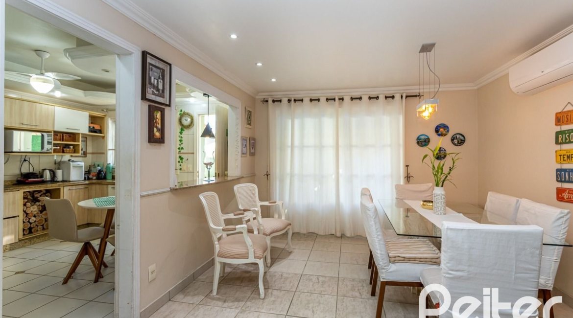 Casa em Condomínio à venda com 226m², 3 dormitórios, 1 suíte, 2 vagas, no bairro Ipanema em Porto Alegre