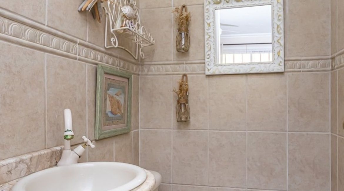 Casa em Condomínio à venda com 226m², 3 dormitórios, 1 suíte, 2 vagas, no bairro Ipanema em Porto Alegre