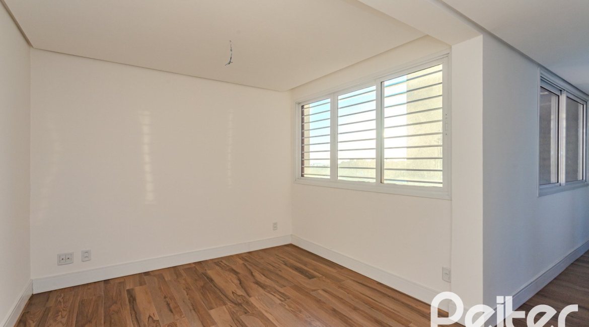 Apartamento à venda com 171m², 3 dormitórios, 3 suítes, 3 vagas, no bairro Tristeza em Porto Alegre