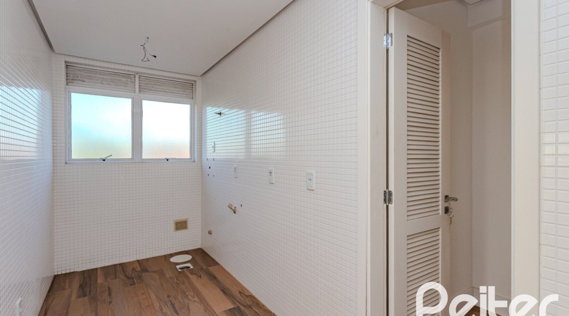 Apartamento à venda com 171m², 3 dormitórios, 3 suítes, 3 vagas, no bairro Tristeza em Porto Alegre