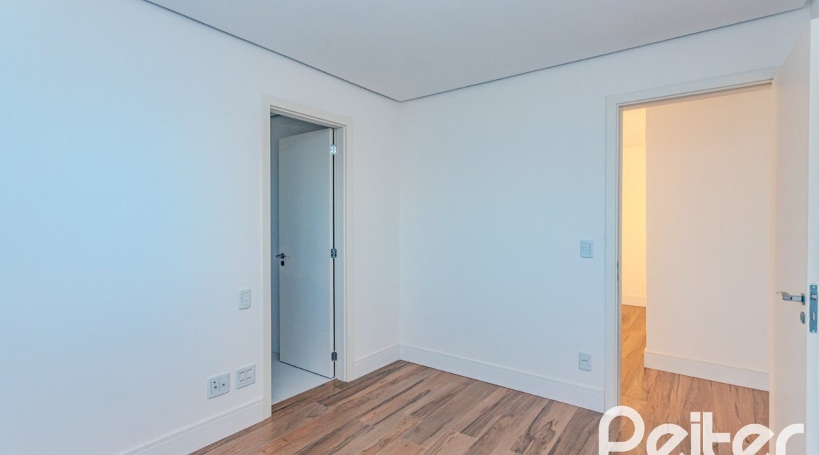 Apartamento à venda com 171m², 3 dormitórios, 3 suítes, 3 vagas, no bairro Tristeza em Porto Alegre