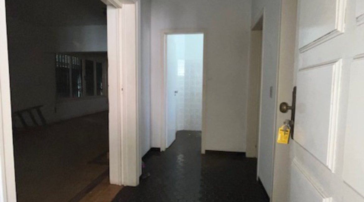 Casa à venda com 230m², 3 dormitórios, 1 suíte, 3 vagas, no bairro Tristeza em Porto Alegre