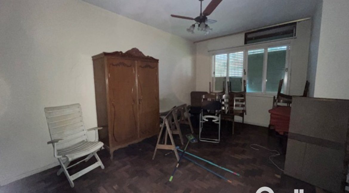 Casa à venda com 230m², 3 dormitórios, 1 suíte, 3 vagas, no bairro Tristeza em Porto Alegre