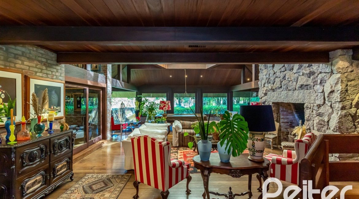 Casa em Condomínio à venda com 789m², 5 dormitórios, 3 suítes, 5 vagas, no bairro Cavalhada em PORTO ALEGRE