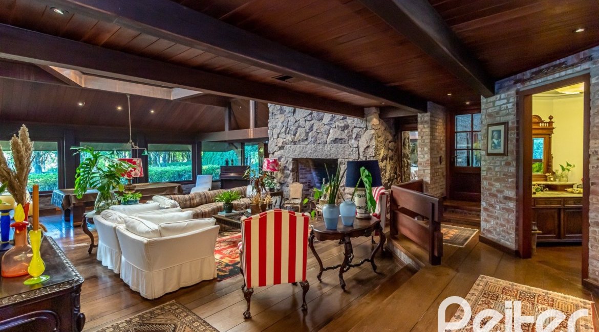 Casa em Condomínio à venda com 789m², 5 dormitórios, 3 suítes, 5 vagas, no bairro Cavalhada em PORTO ALEGRE