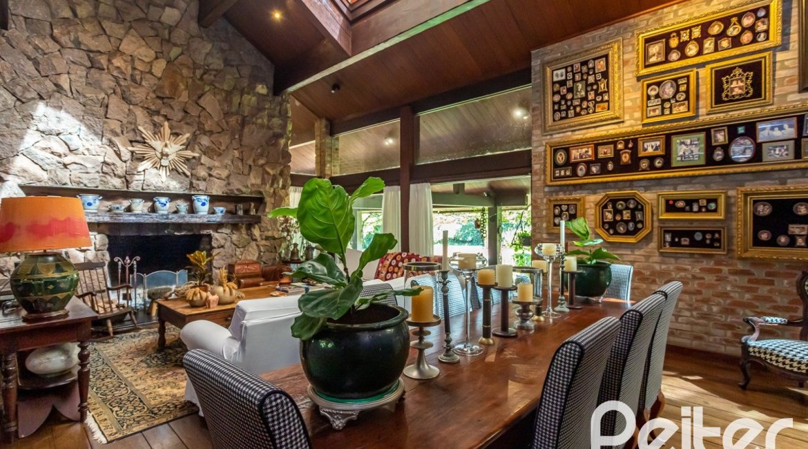 Casa em Condomínio à venda com 789m², 5 dormitórios, 3 suítes, 5 vagas, no bairro Cavalhada em PORTO ALEGRE