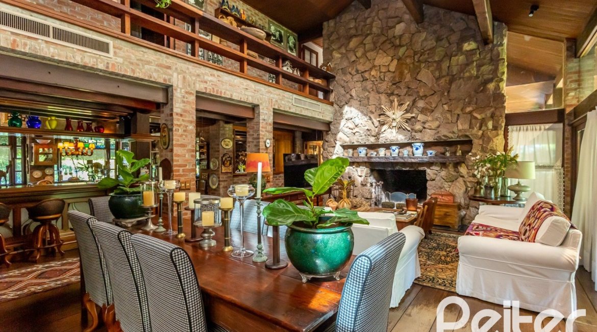 Casa em Condomínio à venda com 789m², 5 dormitórios, 3 suítes, 5 vagas, no bairro Cavalhada em PORTO ALEGRE