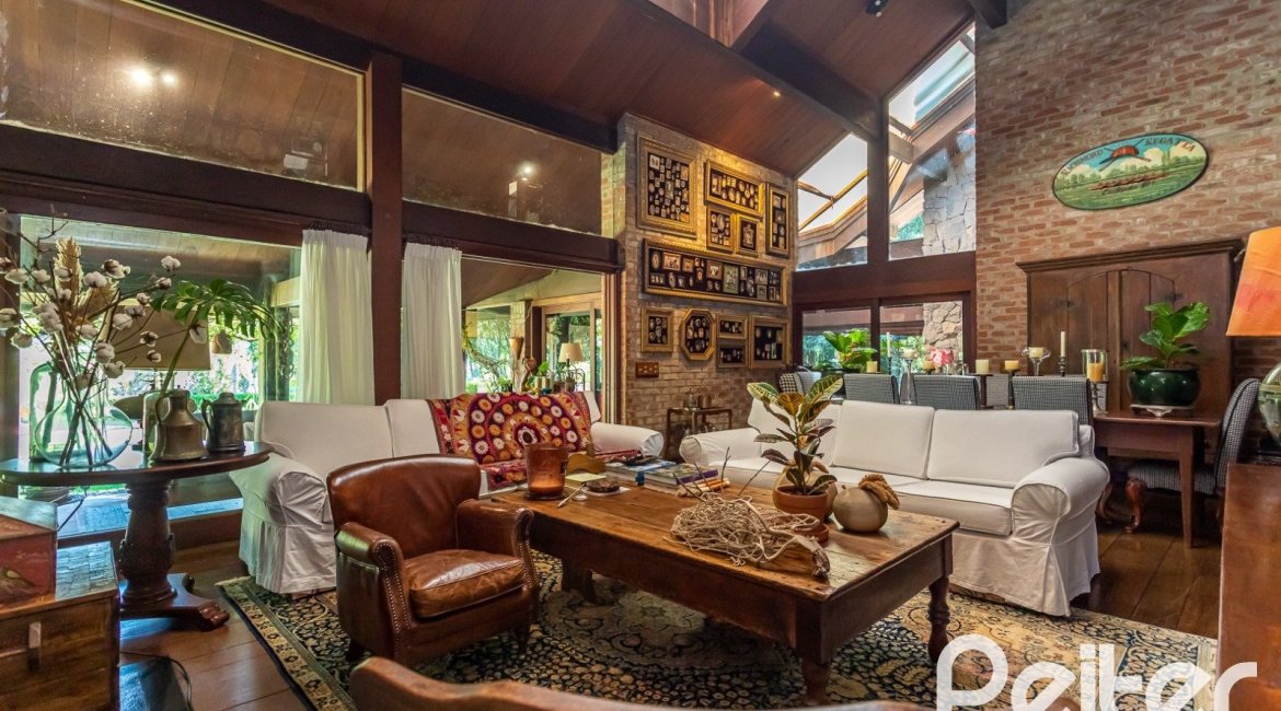 Casa em Condomínio à venda com 789m², 5 dormitórios, 3 suítes, 5 vagas, no bairro Cavalhada em PORTO ALEGRE