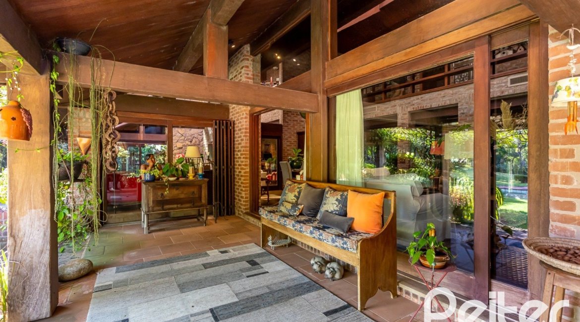 Casa em Condomínio à venda com 789m², 5 dormitórios, 3 suítes, 5 vagas, no bairro Cavalhada em PORTO ALEGRE