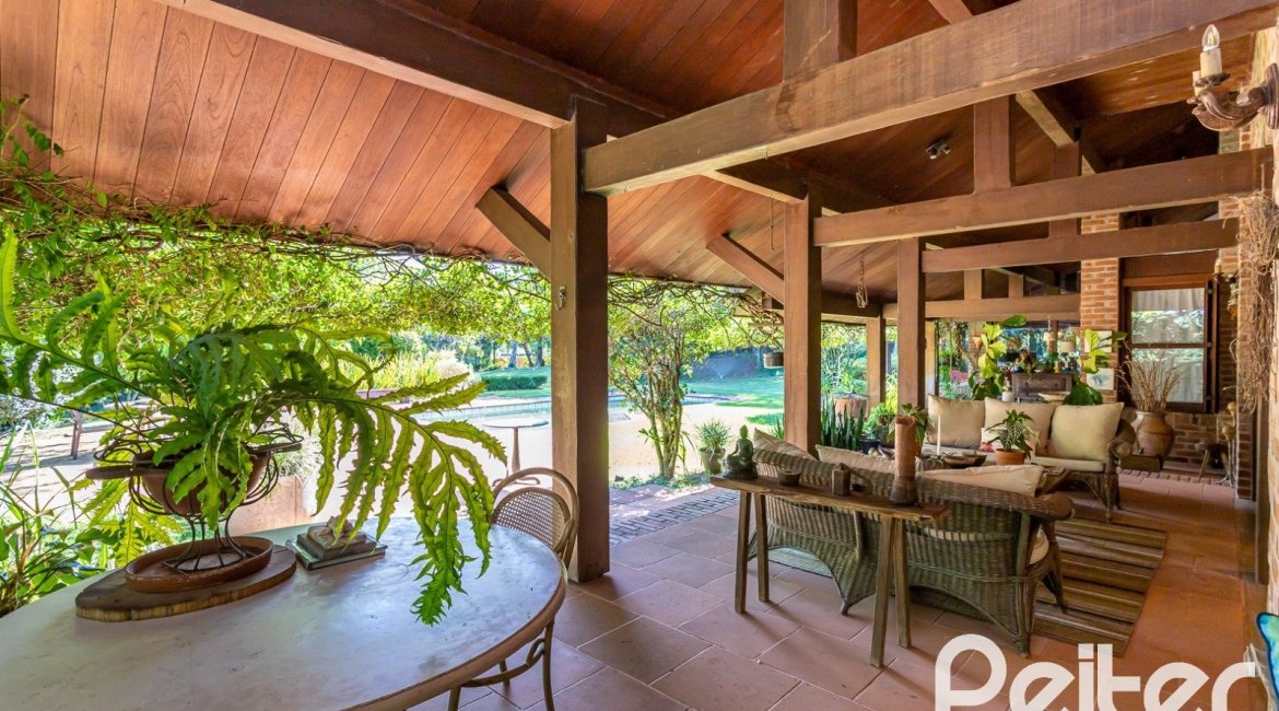 Casa em Condomínio à venda com 789m², 5 dormitórios, 3 suítes, 5 vagas, no bairro Cavalhada em PORTO ALEGRE