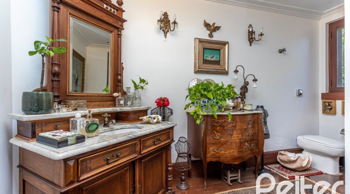 Casa em Condomínio à venda com 789m², 5 dormitórios, 3 suítes, 5 vagas, no bairro Cavalhada em PORTO ALEGRE