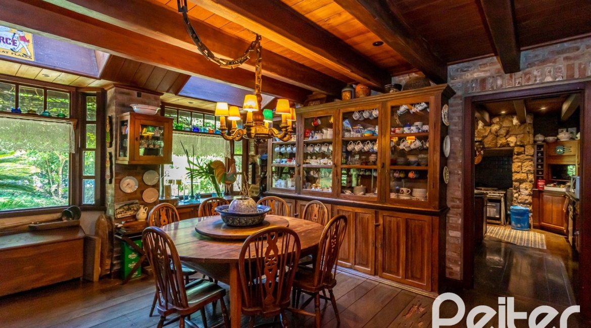 Casa em Condomínio à venda com 789m², 5 dormitórios, 3 suítes, 5 vagas, no bairro Cavalhada em PORTO ALEGRE