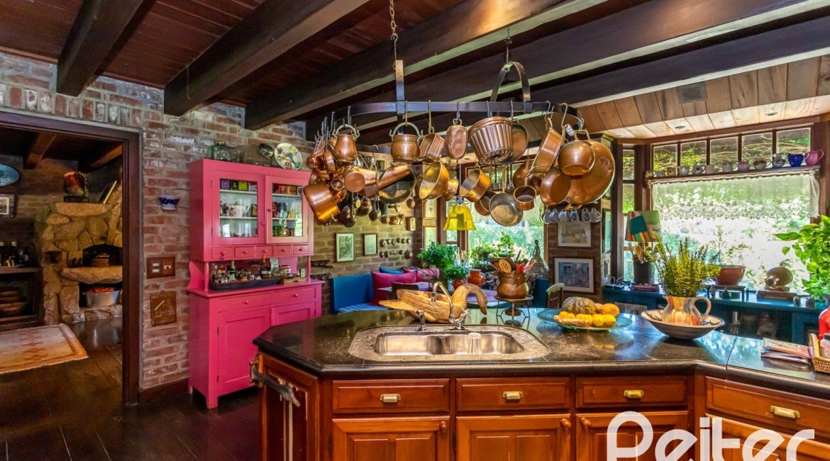 Casa em Condomínio à venda com 789m², 5 dormitórios, 3 suítes, 5 vagas, no bairro Cavalhada em PORTO ALEGRE