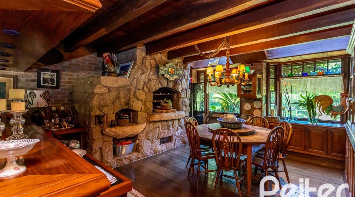 Casa em Condomínio à venda com 789m², 5 dormitórios, 3 suítes, 5 vagas, no bairro Cavalhada em PORTO ALEGRE