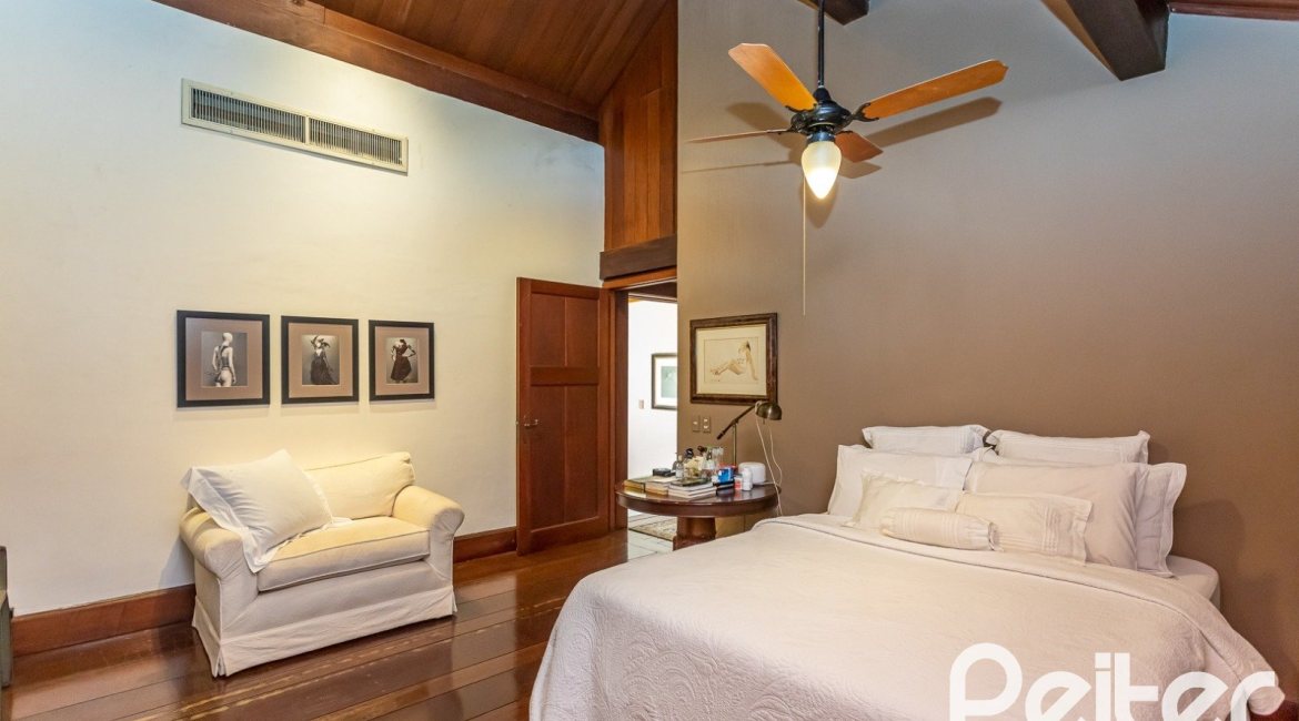 Casa em Condomínio à venda com 789m², 5 dormitórios, 3 suítes, 5 vagas, no bairro Cavalhada em PORTO ALEGRE