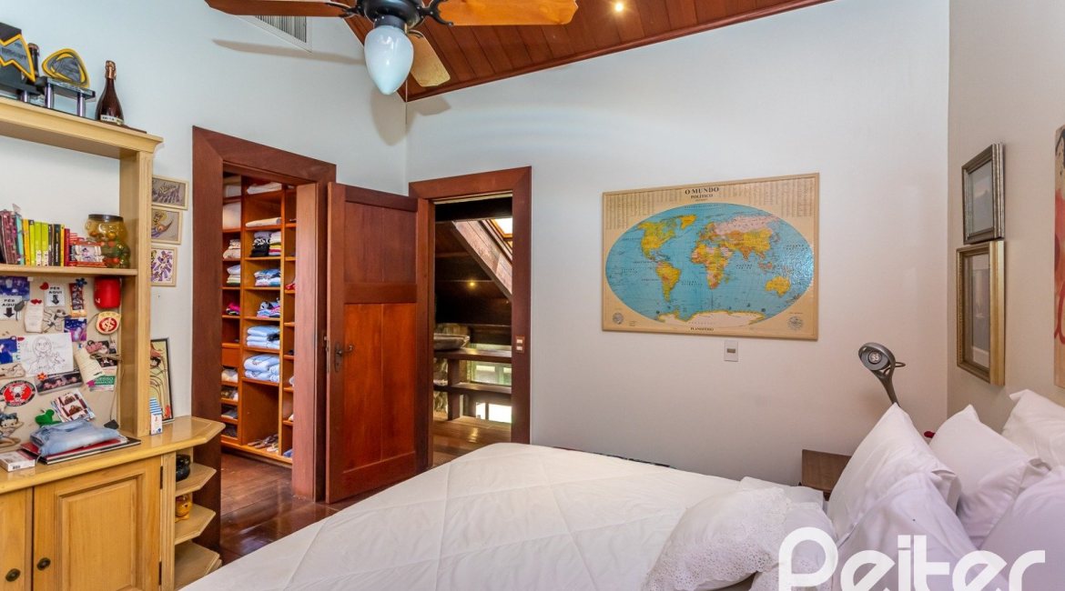 Casa em Condomínio à venda com 789m², 5 dormitórios, 3 suítes, 5 vagas, no bairro Cavalhada em PORTO ALEGRE