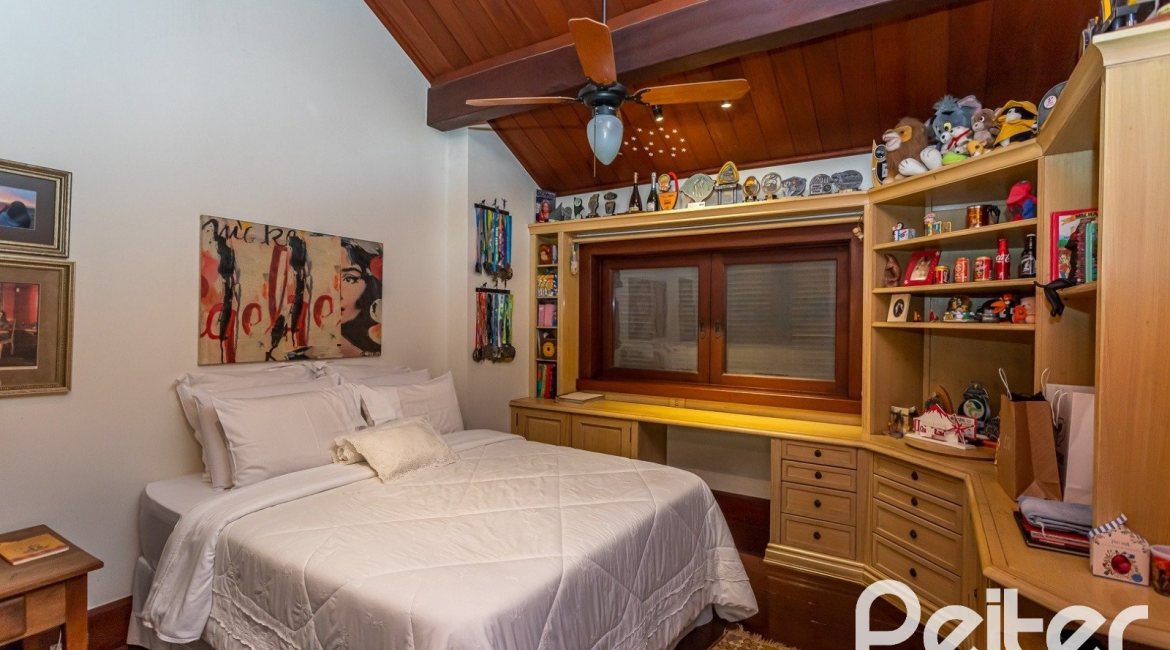 Casa em Condomínio à venda com 789m², 5 dormitórios, 3 suítes, 5 vagas, no bairro Cavalhada em PORTO ALEGRE