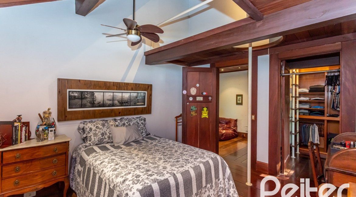 Casa em Condomínio à venda com 789m², 5 dormitórios, 3 suítes, 5 vagas, no bairro Cavalhada em PORTO ALEGRE