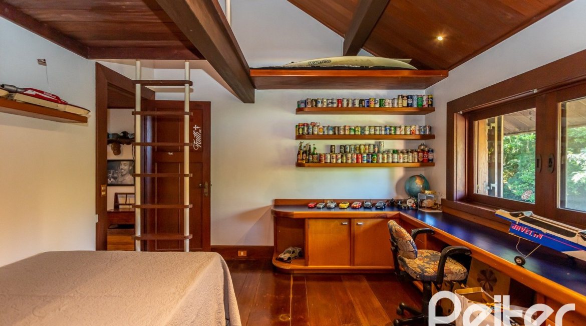 Casa em Condomínio à venda com 789m², 5 dormitórios, 3 suítes, 5 vagas, no bairro Cavalhada em PORTO ALEGRE