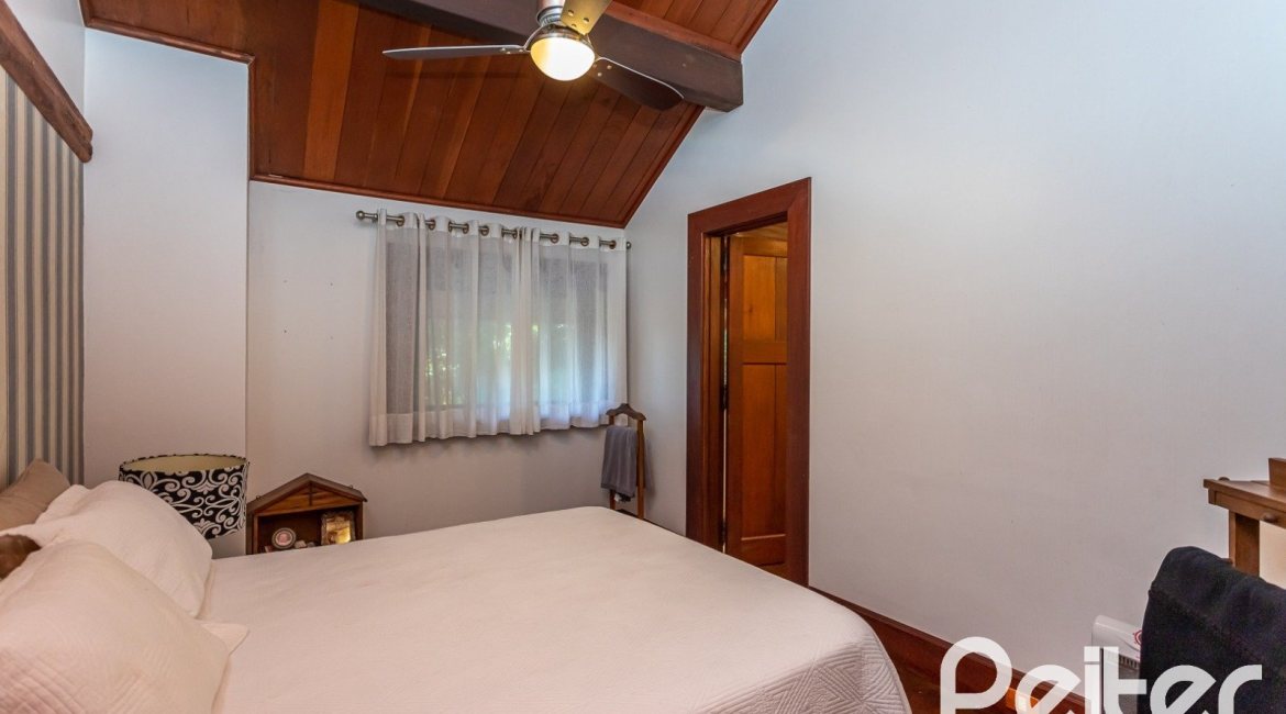 Casa em Condomínio à venda com 789m², 5 dormitórios, 3 suítes, 5 vagas, no bairro Cavalhada em PORTO ALEGRE