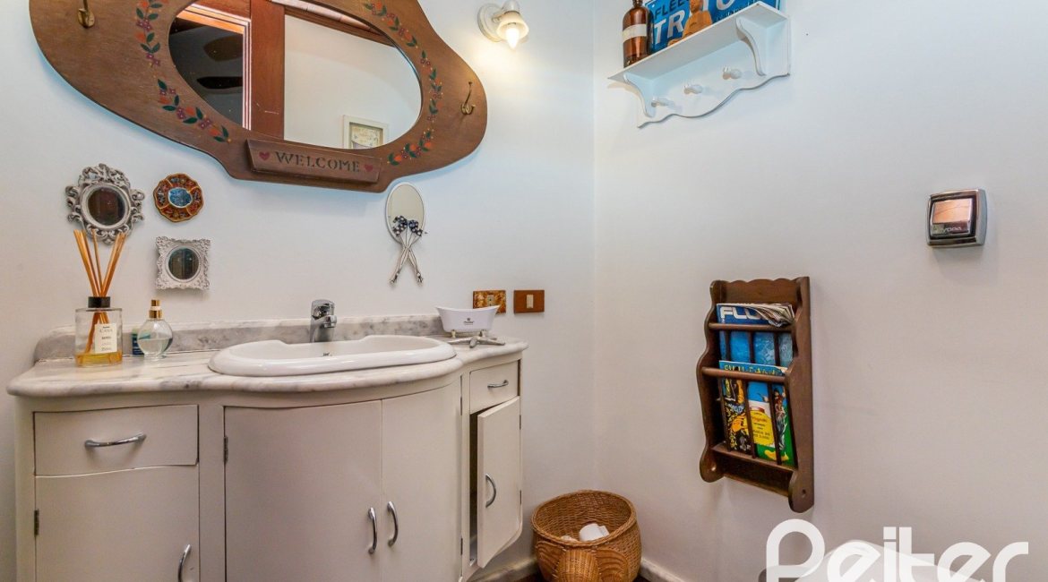 Casa em Condomínio à venda com 789m², 5 dormitórios, 3 suítes, 5 vagas, no bairro Cavalhada em PORTO ALEGRE