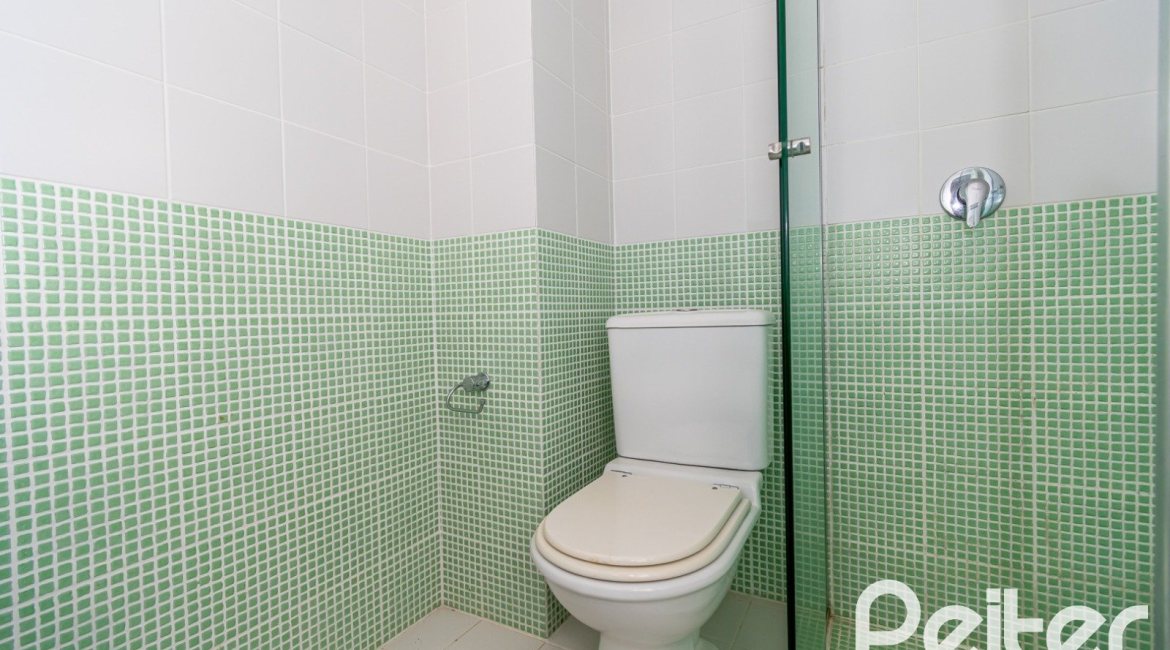 Casa à venda com 354m², 2 dormitórios, 2 suítes, 3 vagas, no bairro Sétimo Céu em Porto Alegre